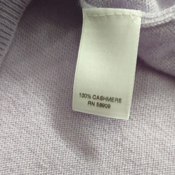 MURANO CASHMERE Men's Lavender V-Neck Sweater - Picture 16 of 17